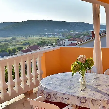 Feniks Apartment *